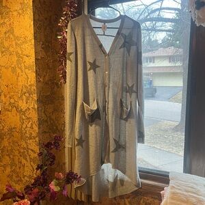 NWT 🏷️ PAOLINO Uber Soft Gray/Green Star Pattern Sleep shirt